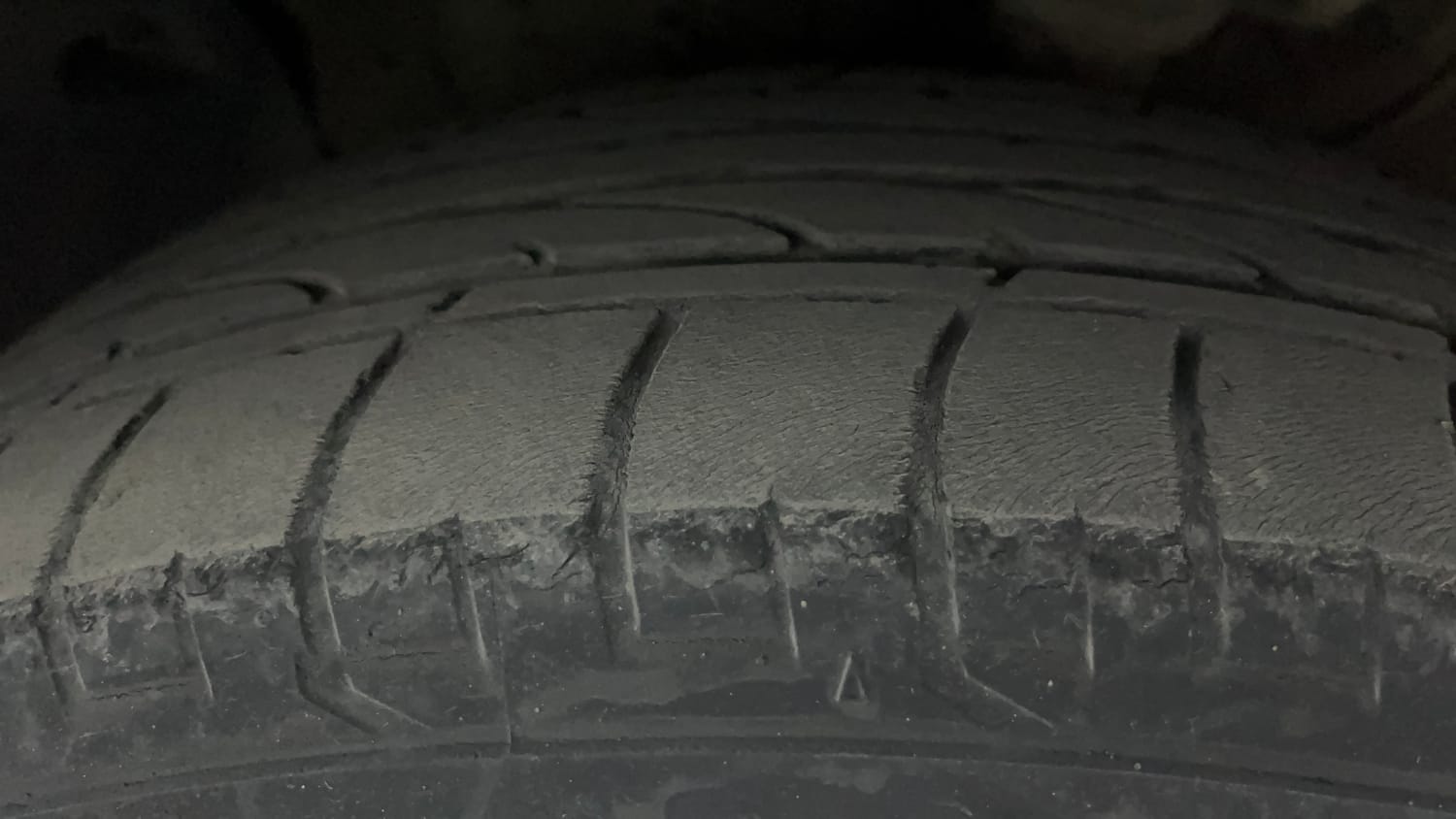 Used 2016 Hyundai Creta 1.6 SX Plus AT Petrol Petrol Automatic tyres LEFT FRONT TYRE TREAD VIEW
