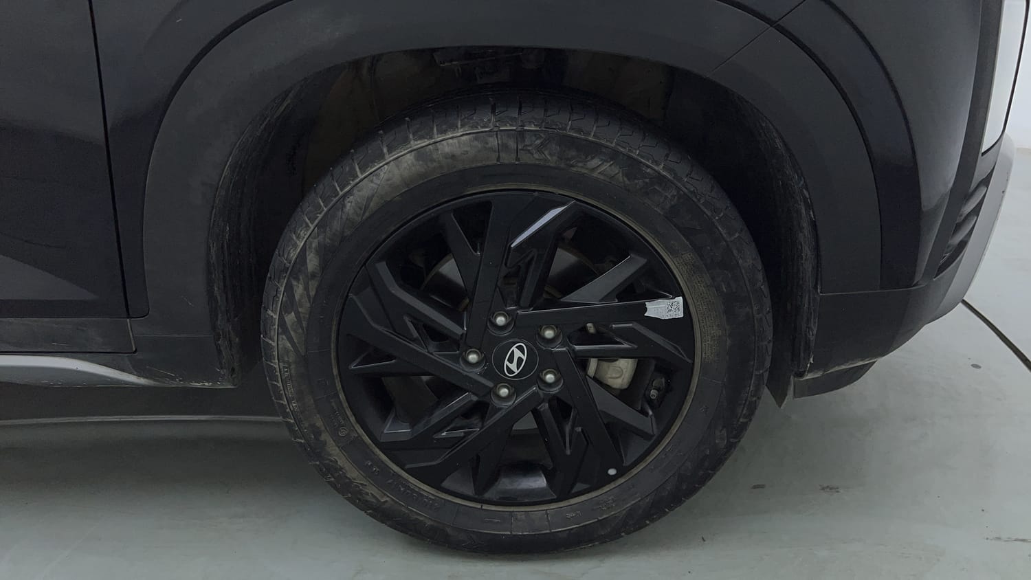 Used 2024 Hyundai Creta 1.5 MPi Petrol MT S(O) Petrol Manual tyres RIGHT FRONT TYRE RIM VIEW