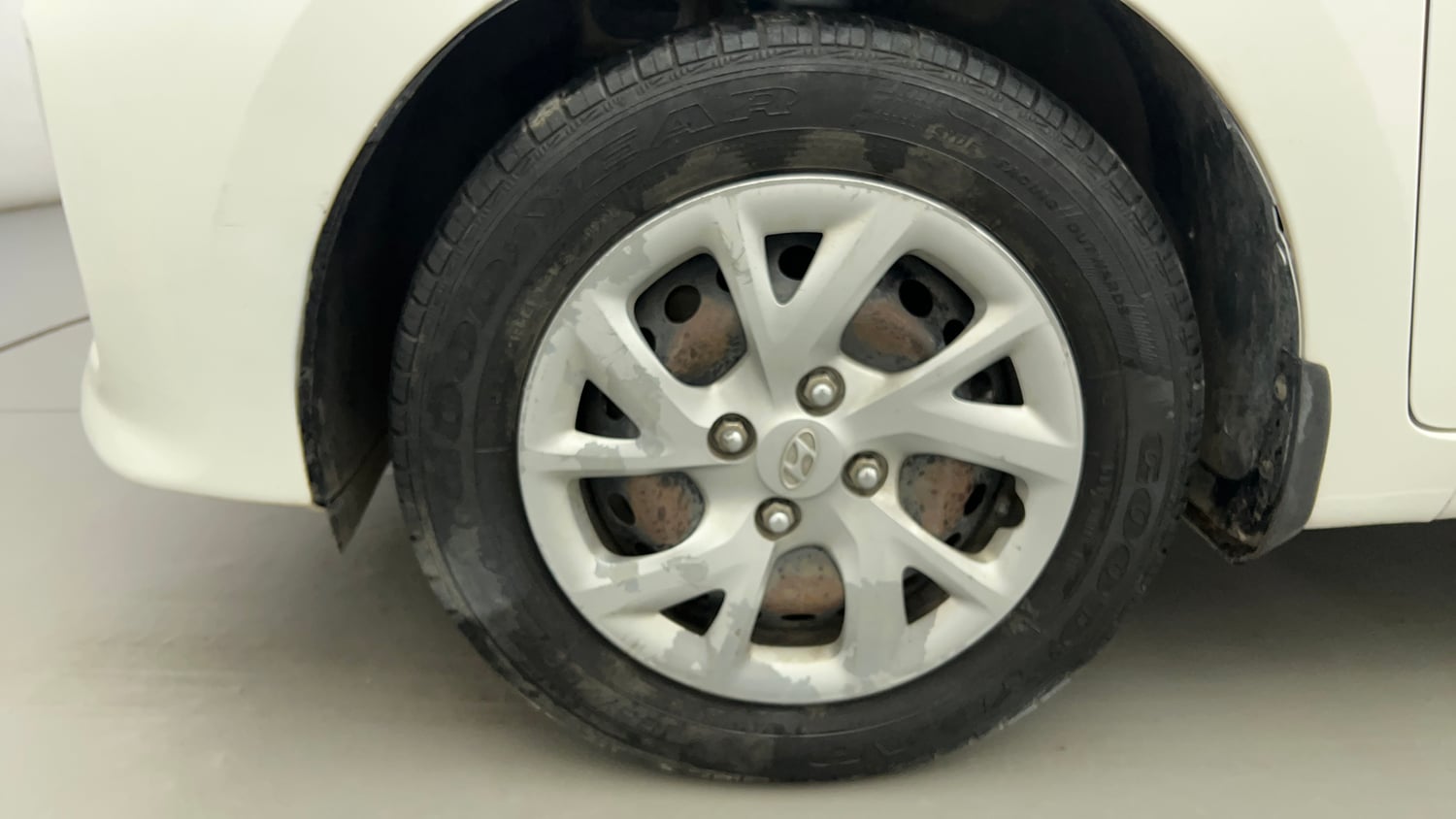 Used 2019 Hyundai Grand i10 Sportz 1.2 Kappa VTVT Petrol Manual tyres LEFT FRONT TYRE RIM VIEW