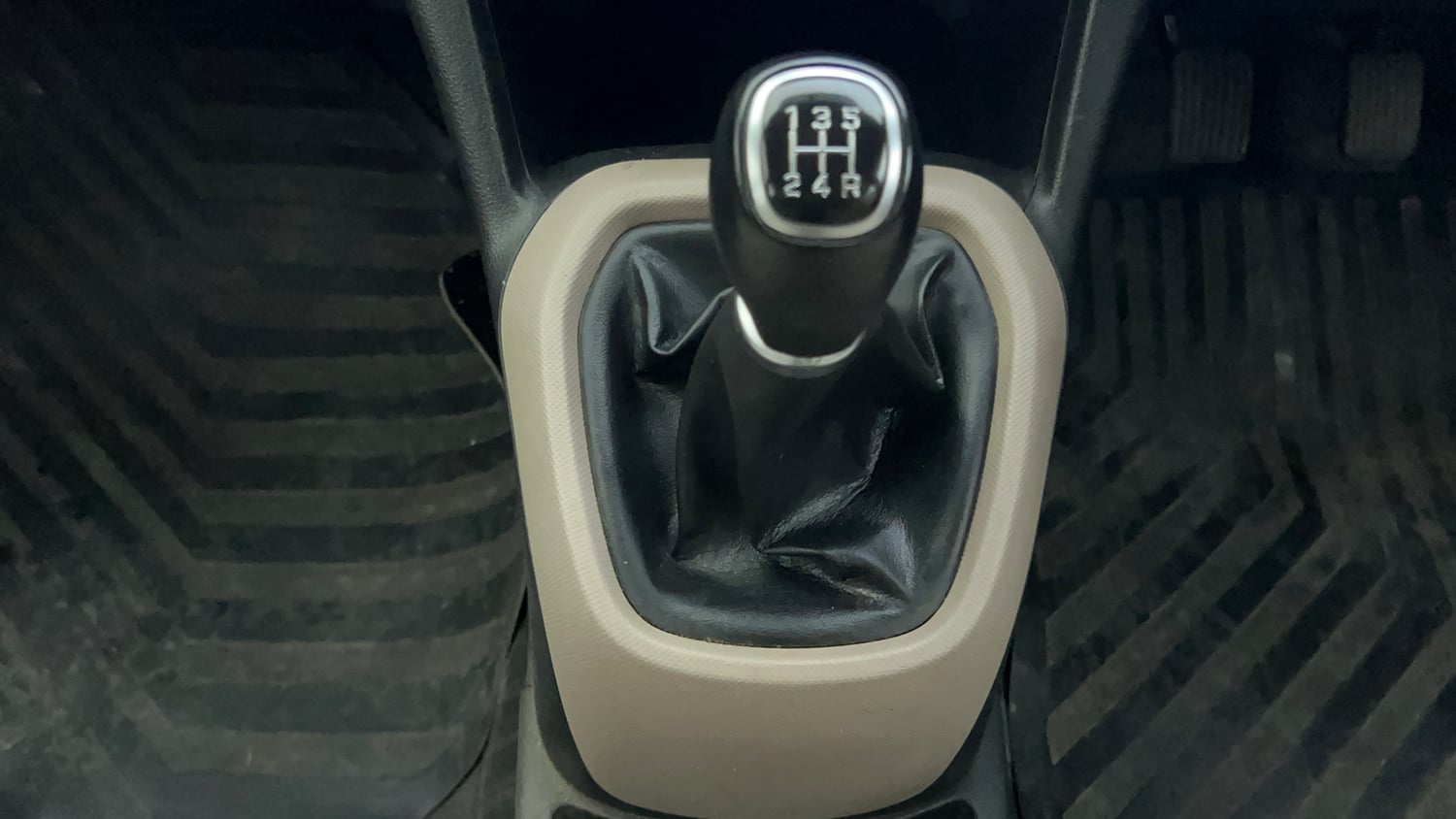 Used 2019 Hyundai Grand i10 Sportz 1.2 Kappa VTVT Petrol Manual interior GEAR  KNOB VIEW