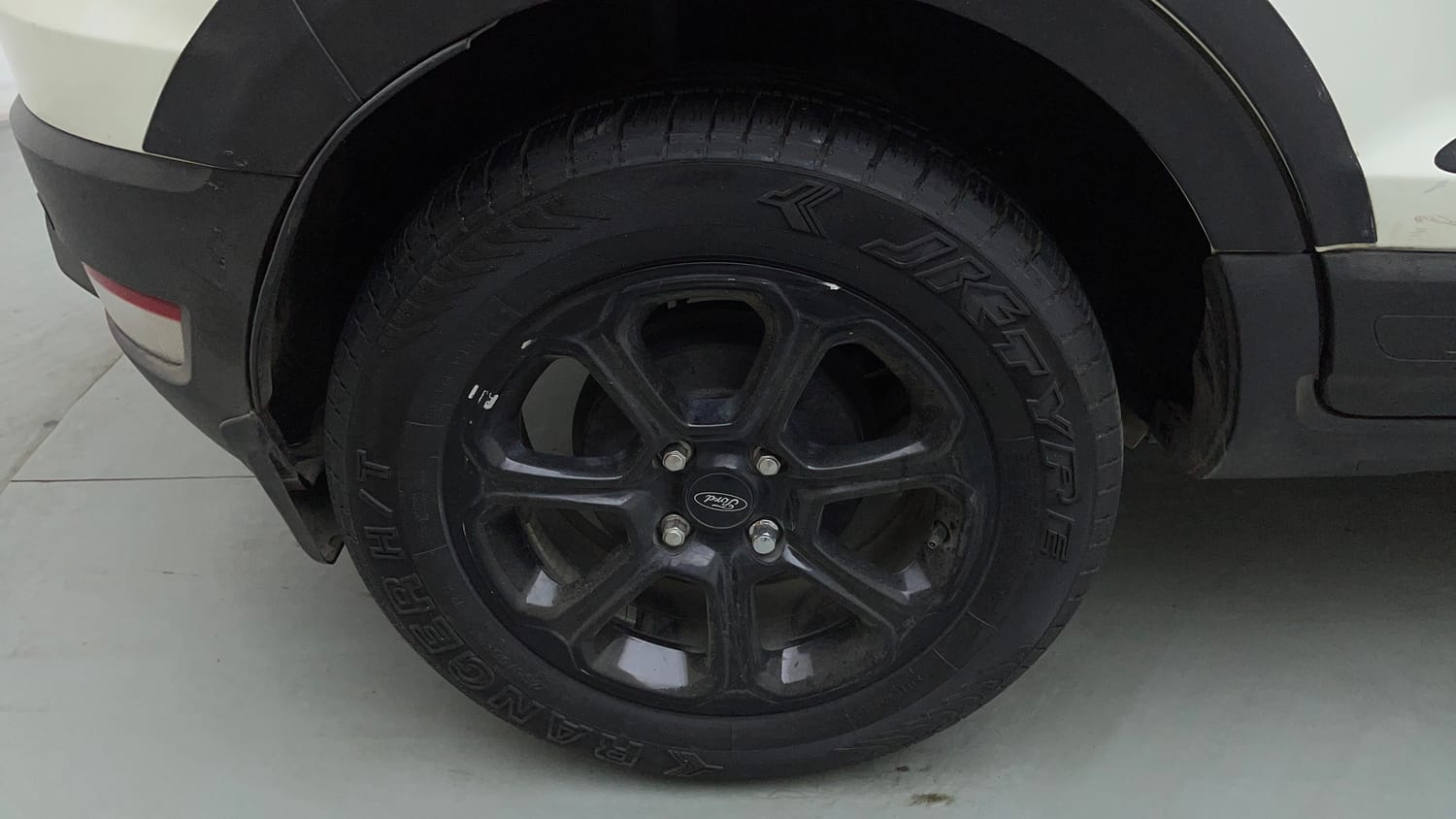 Used 2019 Ford EcoSport Thunder Edition Petrol Petrol Manual tyres RIGHT REAR TYRE RIM VIEW