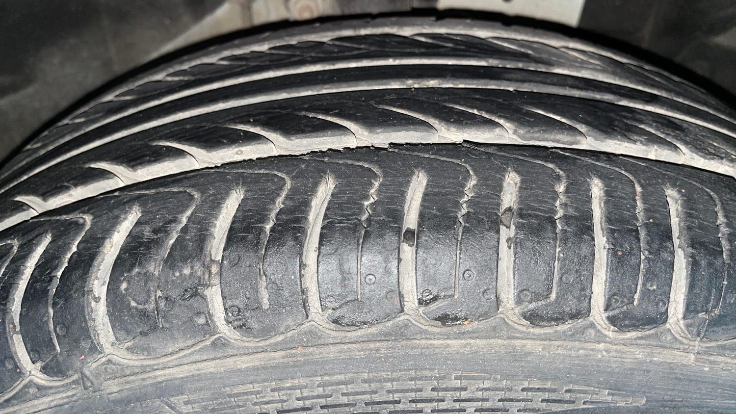 Used 2019 Ford EcoSport Thunder Edition Petrol Petrol Manual tyres RIGHT FRONT TYRE TREAD VIEW