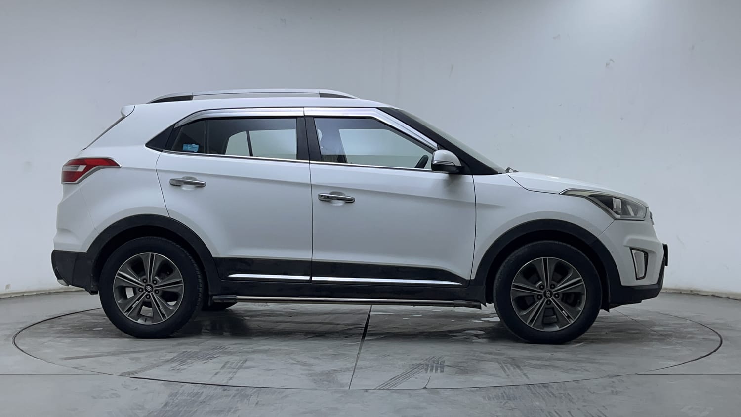 Used 2016 Hyundai Creta 1.6 SX Plus AT Petrol Petrol Automatic exterior RIGHT SIDE VIEW