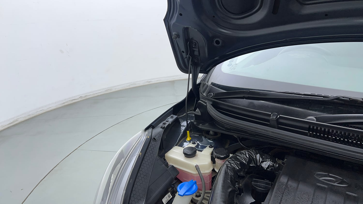Used 2021 Hyundai Grand i10 Nios Sportz 1.2 Kappa VTVT Petrol Manual engine ENGINE RIGHT SIDE HINGE & APRON VIEW