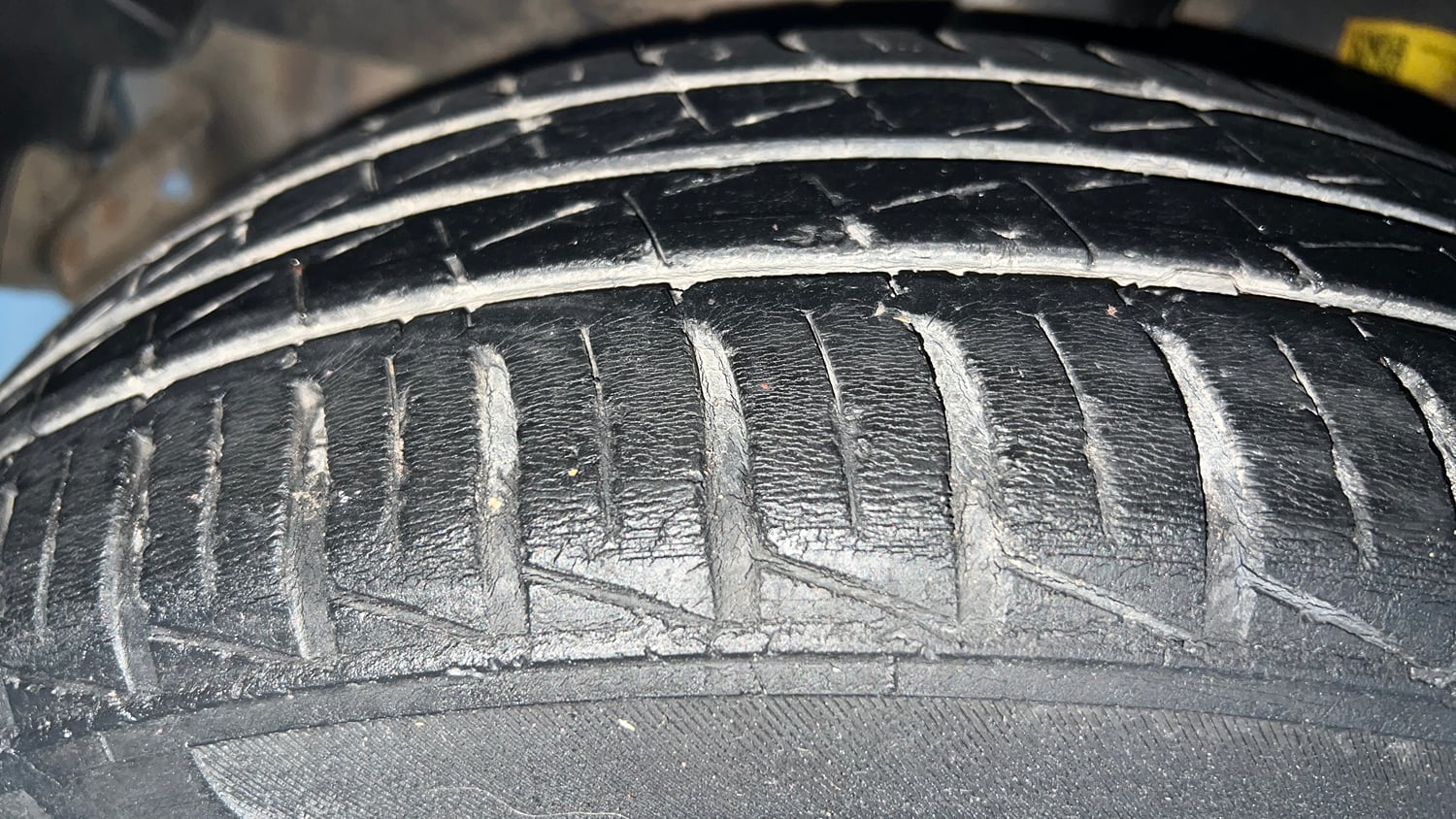 Used 2021 Hyundai Grand i10 Nios Sportz 1.2 Kappa VTVT Petrol Manual tyres RIGHT REAR TYRE TREAD VIEW