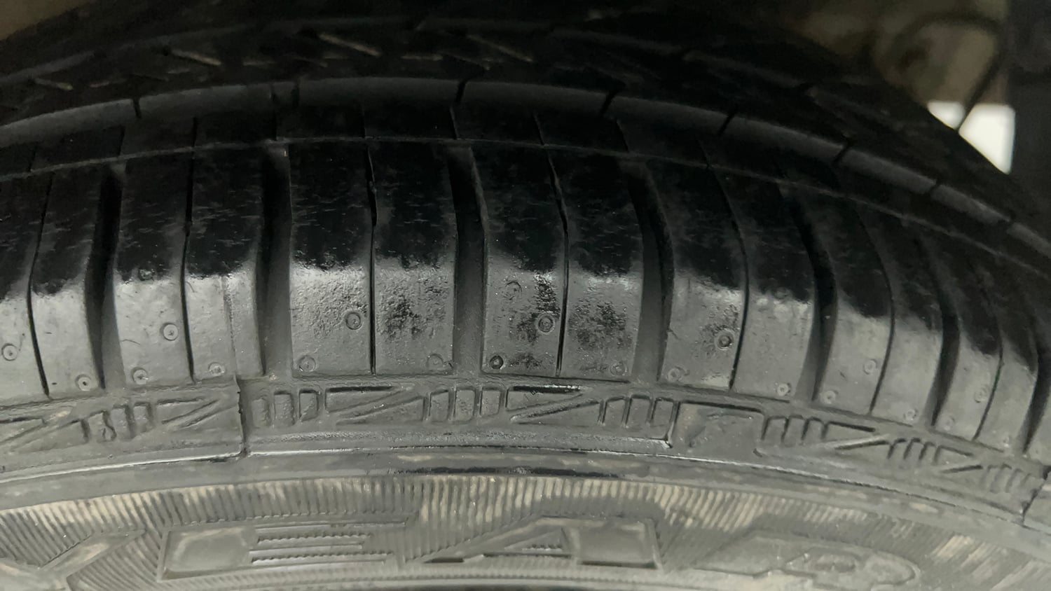 Used 2019 Hyundai Grand i10 Sportz 1.2 Kappa VTVT Petrol Manual tyres LEFT REAR TYRE TREAD VIEW
