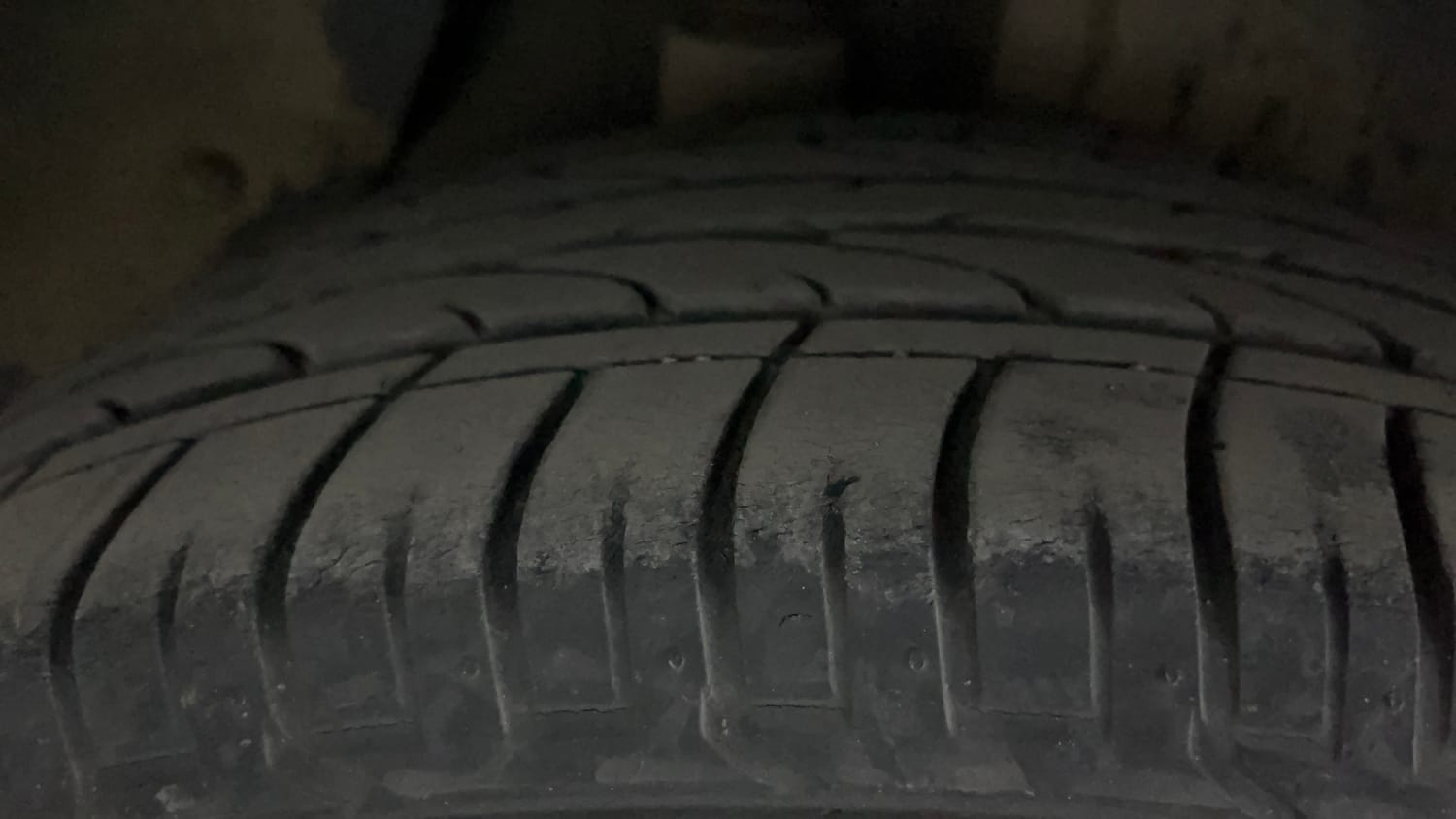 Used 2016 Hyundai Creta 1.6 SX Plus AT Petrol Petrol Automatic tyres RIGHT REAR TYRE TREAD VIEW
