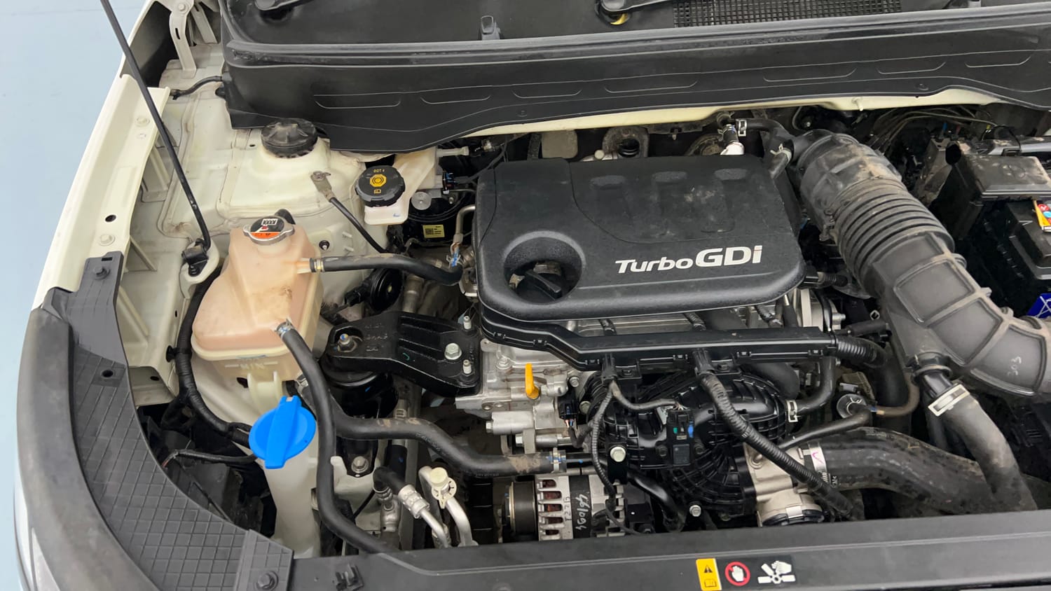 Used 2023 Hyundai Venue SX (O) 1.0 Turbo DCT Petrol Automatic engine ENGINE RIGHT SIDE VIEW
