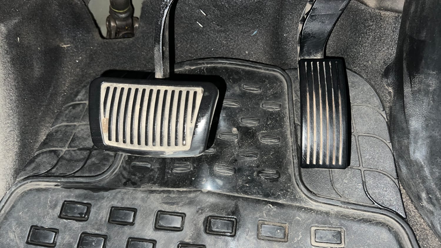 Used 2023 Hyundai Venue SX (O) 1.0 Turbo DCT Petrol Automatic interior PEDALS VIEW