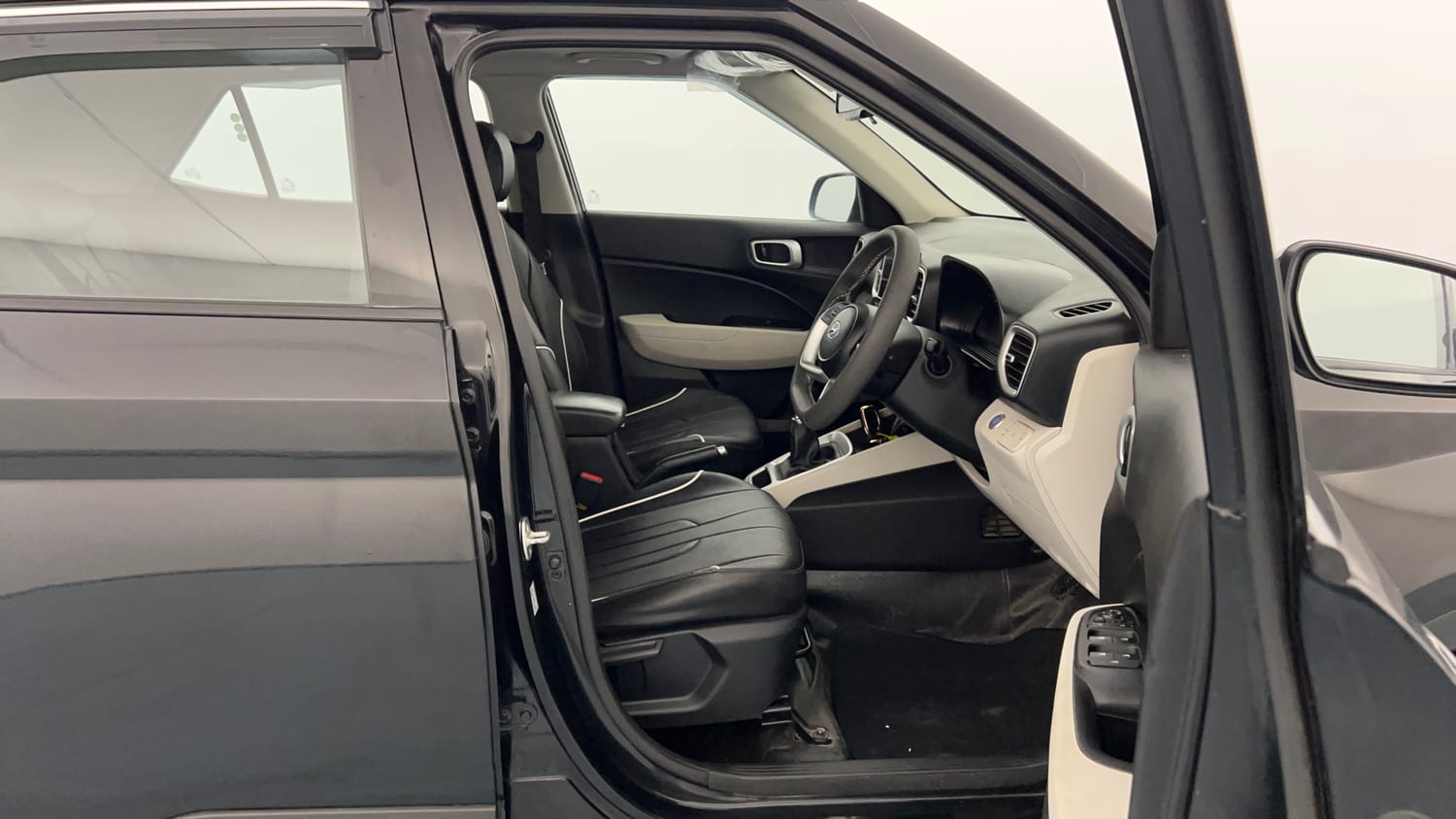 Used 2023 Hyundai Venue SX 1.2 Petrol Petrol Manual interior RIGHT SIDE FRONT DOOR CABIN VIEW