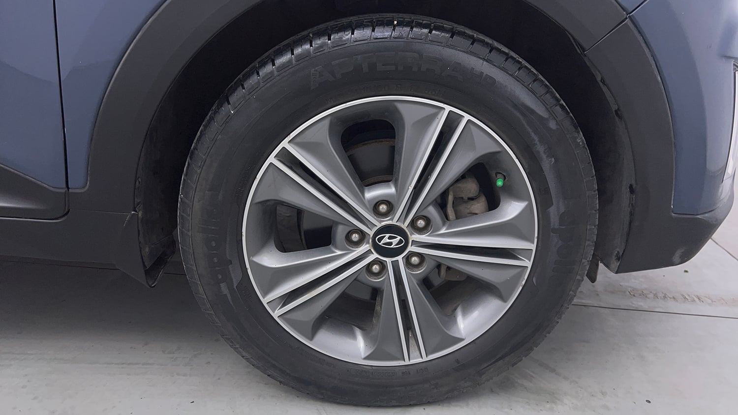 Used 2018 Hyundai Creta SX Plus 1.6 AT Petrol Petrol Automatic tyres RIGHT FRONT TYRE RIM VIEW