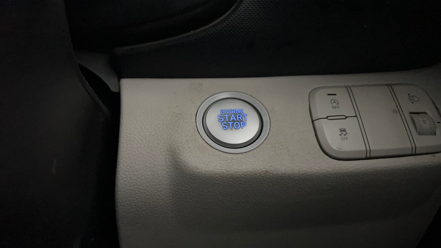 Used 2023 Hyundai Venue SX (O) 1.0 Turbo DCT Petrol Automatic top_features Keyless start