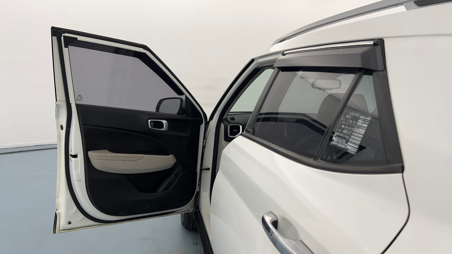 Used 2023 Hyundai Venue SX (O) 1.0 Turbo DCT Petrol Automatic interior LEFT FRONT DOOR OPEN VIEW