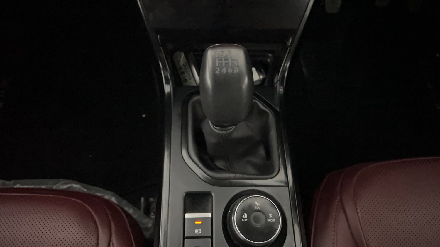 Used 2024 Tata Curvv Accomplished Plus A 1.5 Kryojet Diesel 6MT Diesel Manual interior GEAR  KNOB VIEW