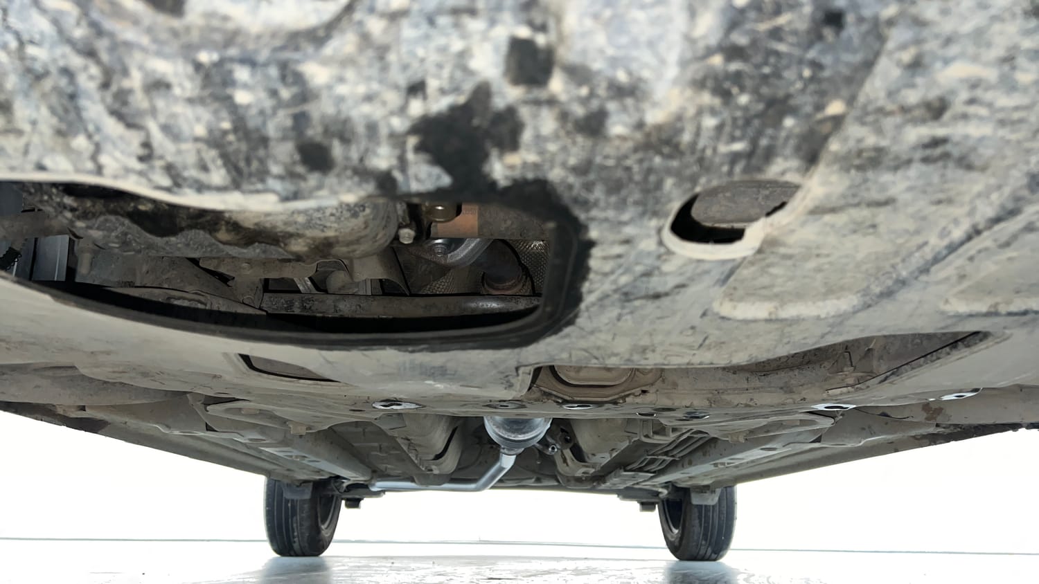 Used 2023 Hyundai Venue SX 1.2 Petrol Petrol Manual extra FRONT LEFT UNDERBODY VIEW
