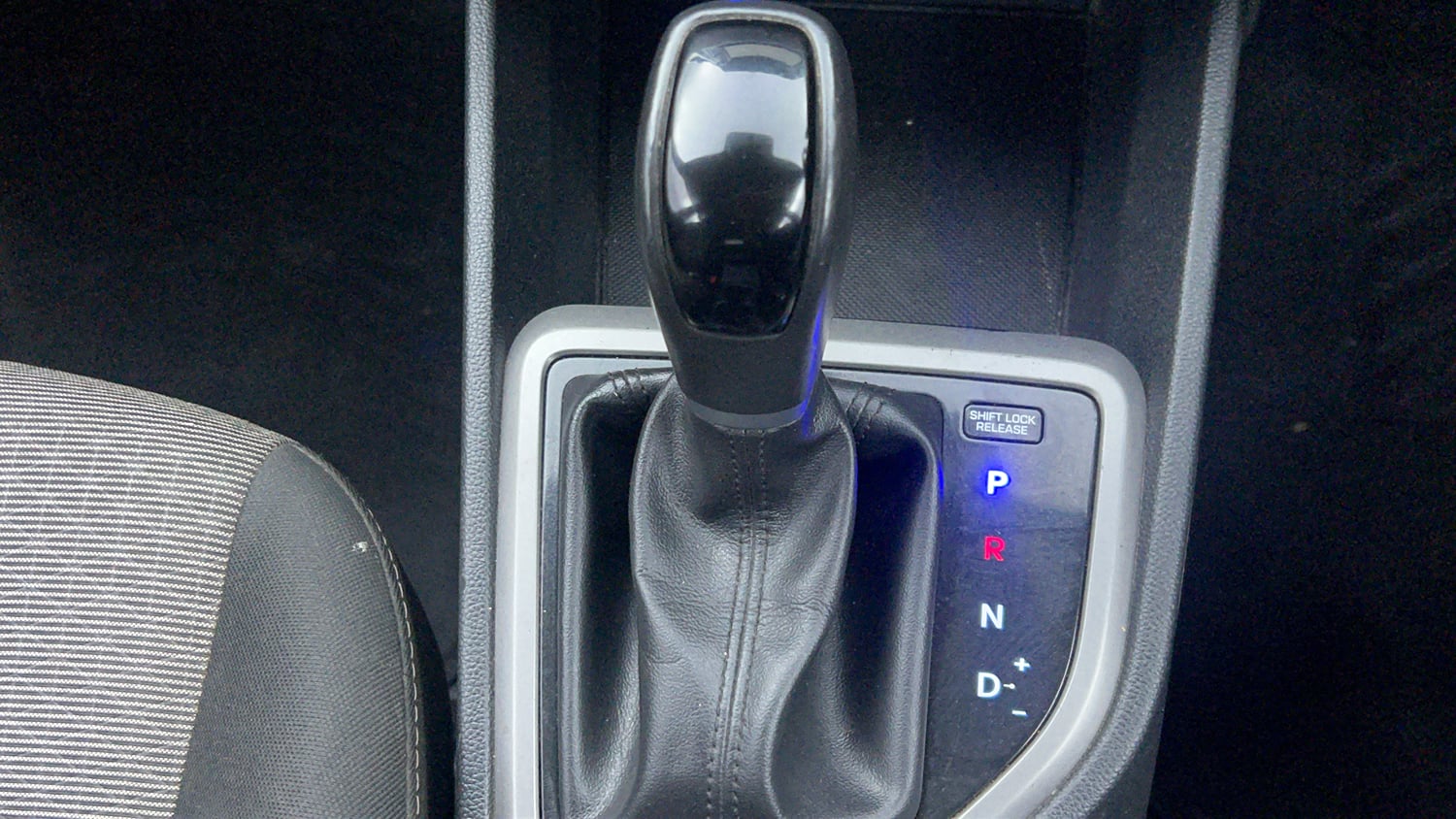 Used 2018 Hyundai Creta SX Plus 1.6 AT Petrol Petrol Automatic interior GEAR  KNOB VIEW