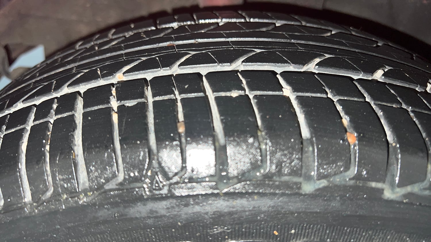 Used 2020 Tata Tiago XZA Plus Dual Tone Petrol Automatic tyres RIGHT REAR TYRE TREAD VIEW