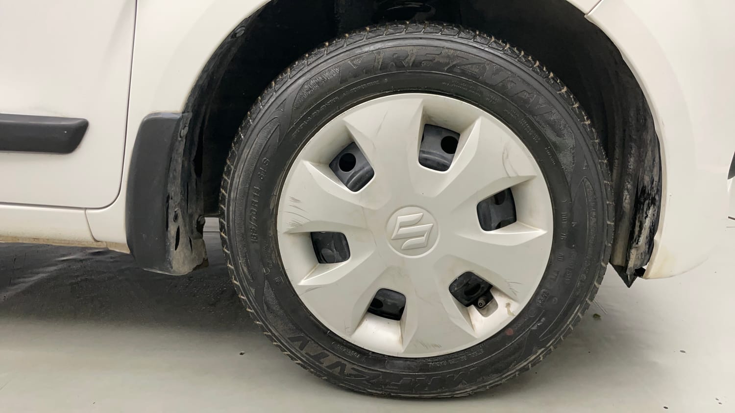 Used 2021 Maruti Suzuki Wagon R 1.0 VXi (O) 1.0 AMT Petrol Automatic tyres RIGHT FRONT TYRE RIM VIEW