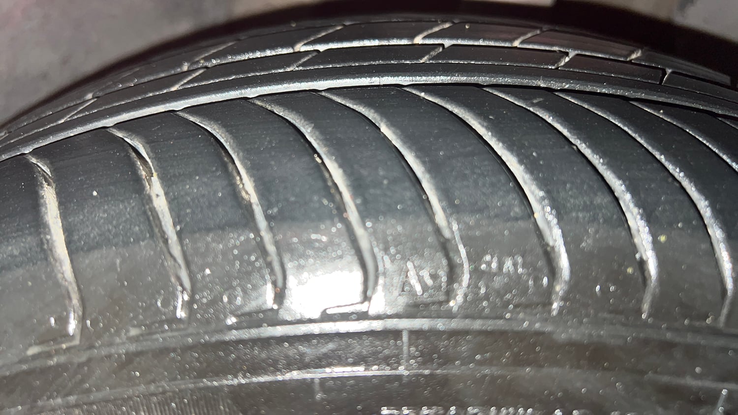 Used 2020 Tata Tiago XZA Plus Dual Tone Petrol Automatic tyres RIGHT FRONT TYRE TREAD VIEW