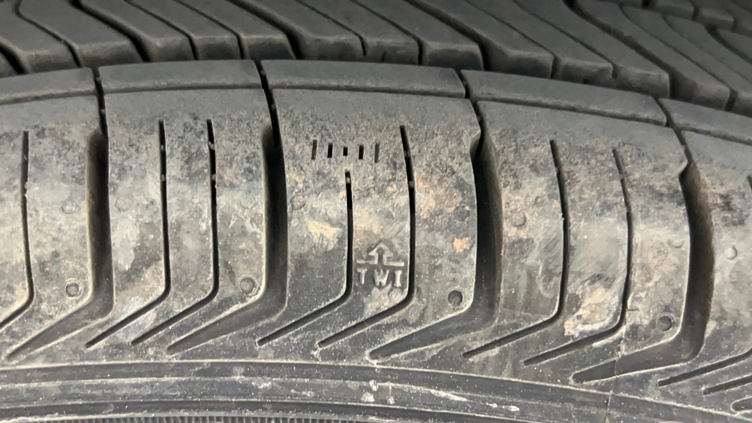 Used 2019 Maruti Suzuki Dzire VXi Petrol Manual tyres RIGHT REAR TYRE TREAD VIEW