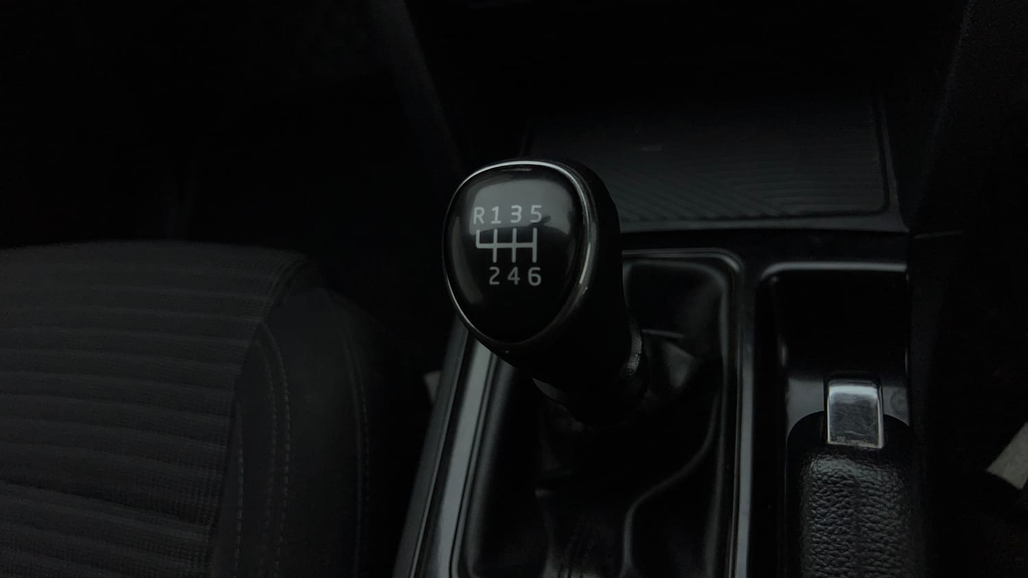 2022 Mahindra XUV700 AX 3 Diesel MT 7 STR-16