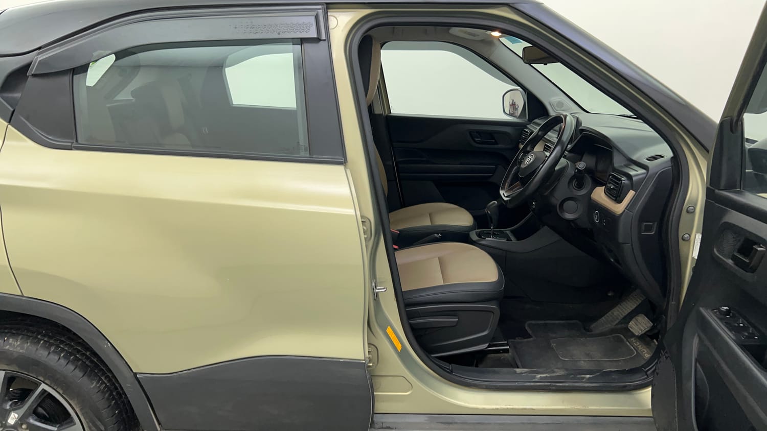 Used 2022 Tata Punch Kaziranga Creative iRA Pack AMT Petrol Automatic interior RIGHT SIDE FRONT DOOR CABIN VIEW
