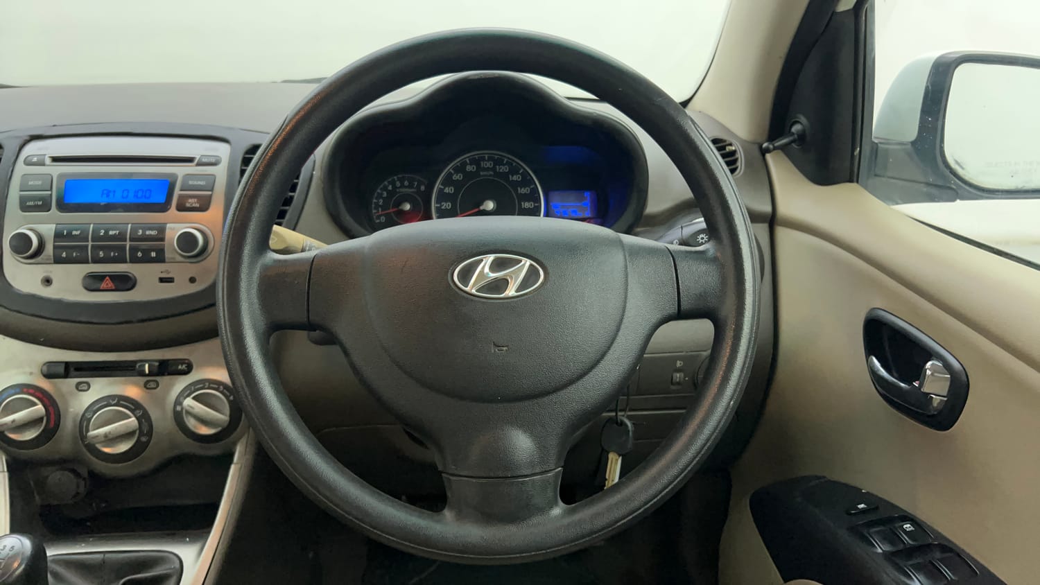 Used 2013 Hyundai i10 Magna 1.1 iRDE2 Petrol Manual interior STEERING VIEW