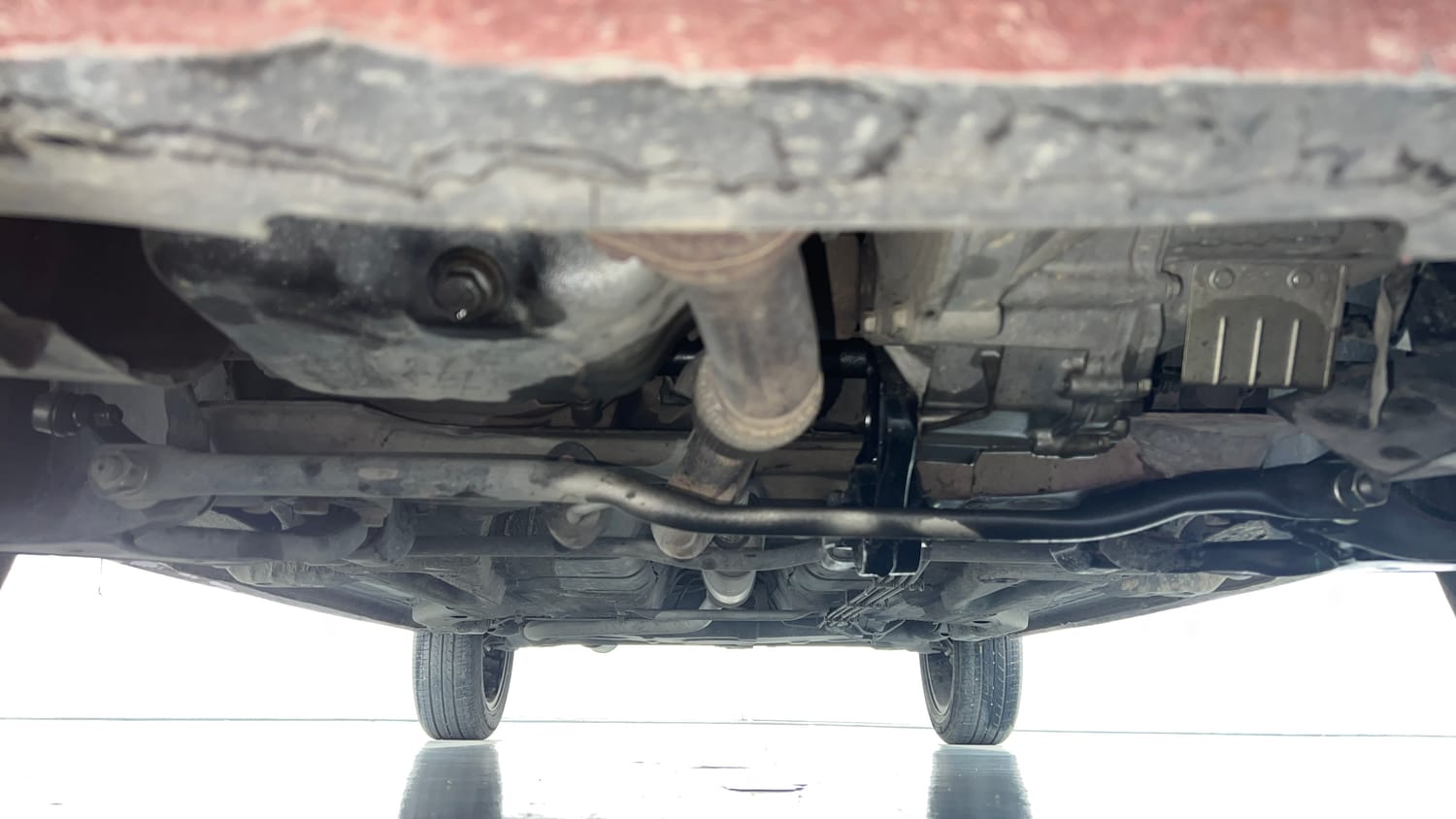 Used 2020 Tata Tiago XZA Plus Dual Tone Petrol Automatic extra FRONT LEFT UNDERBODY VIEW