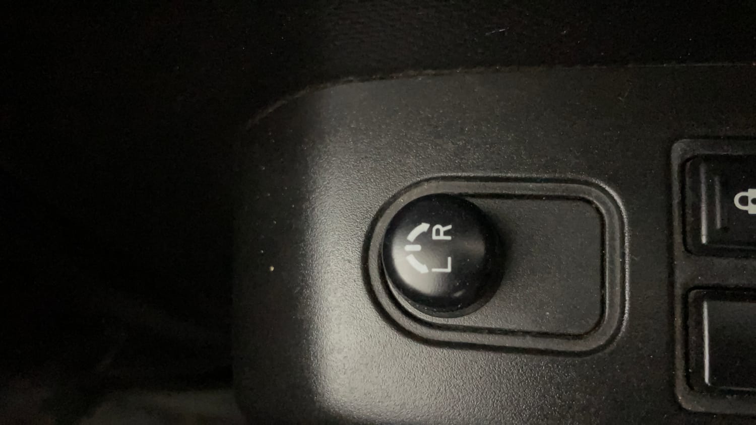 Used 2021 Maruti Suzuki Wagon R 1.0 VXi (O) 1.0 AMT Petrol Automatic top_features Adjustable ORVM