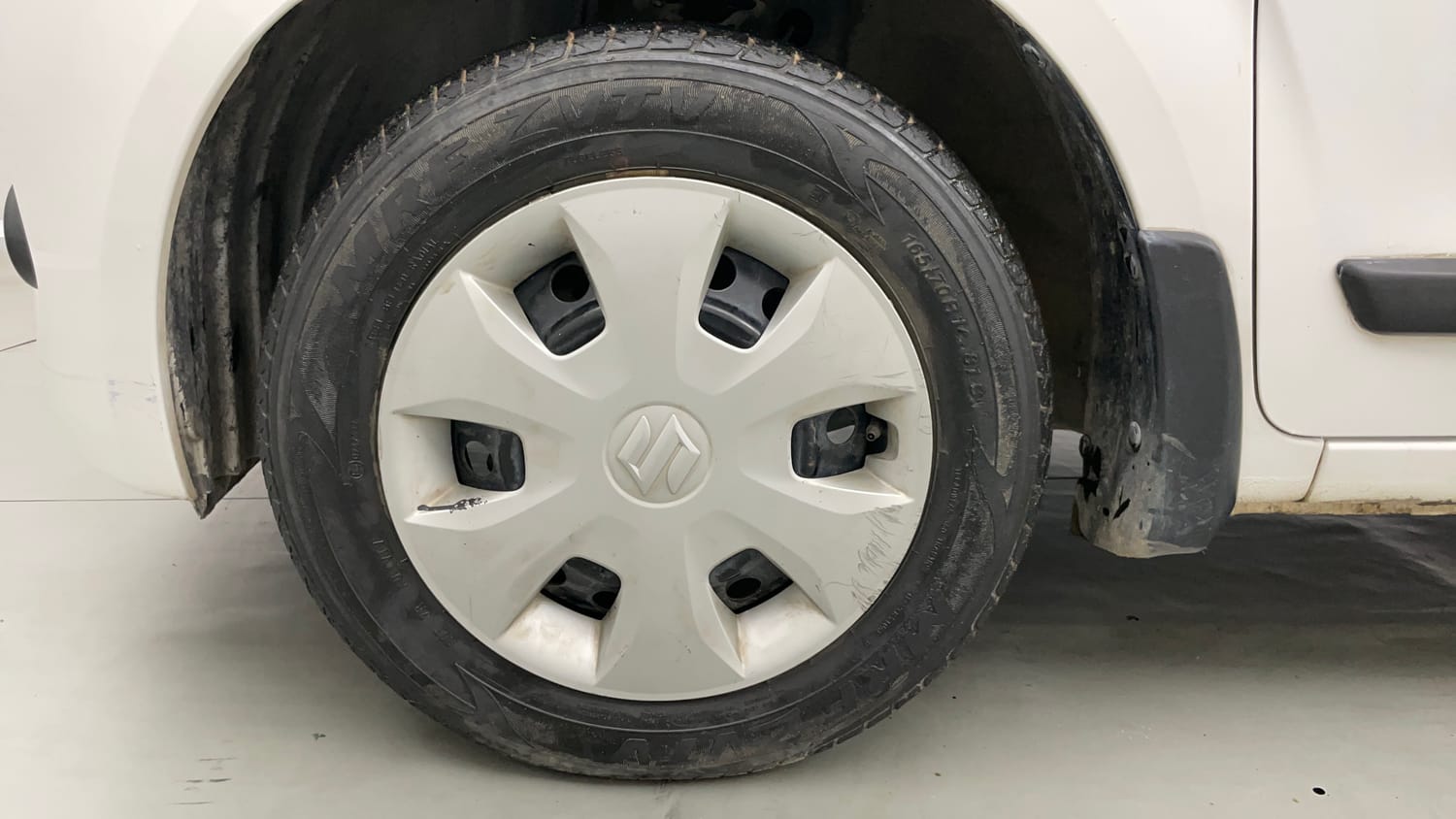 Used 2021 Maruti Suzuki Wagon R 1.0 VXi (O) 1.0 AMT Petrol Automatic tyres LEFT FRONT TYRE RIM VIEW