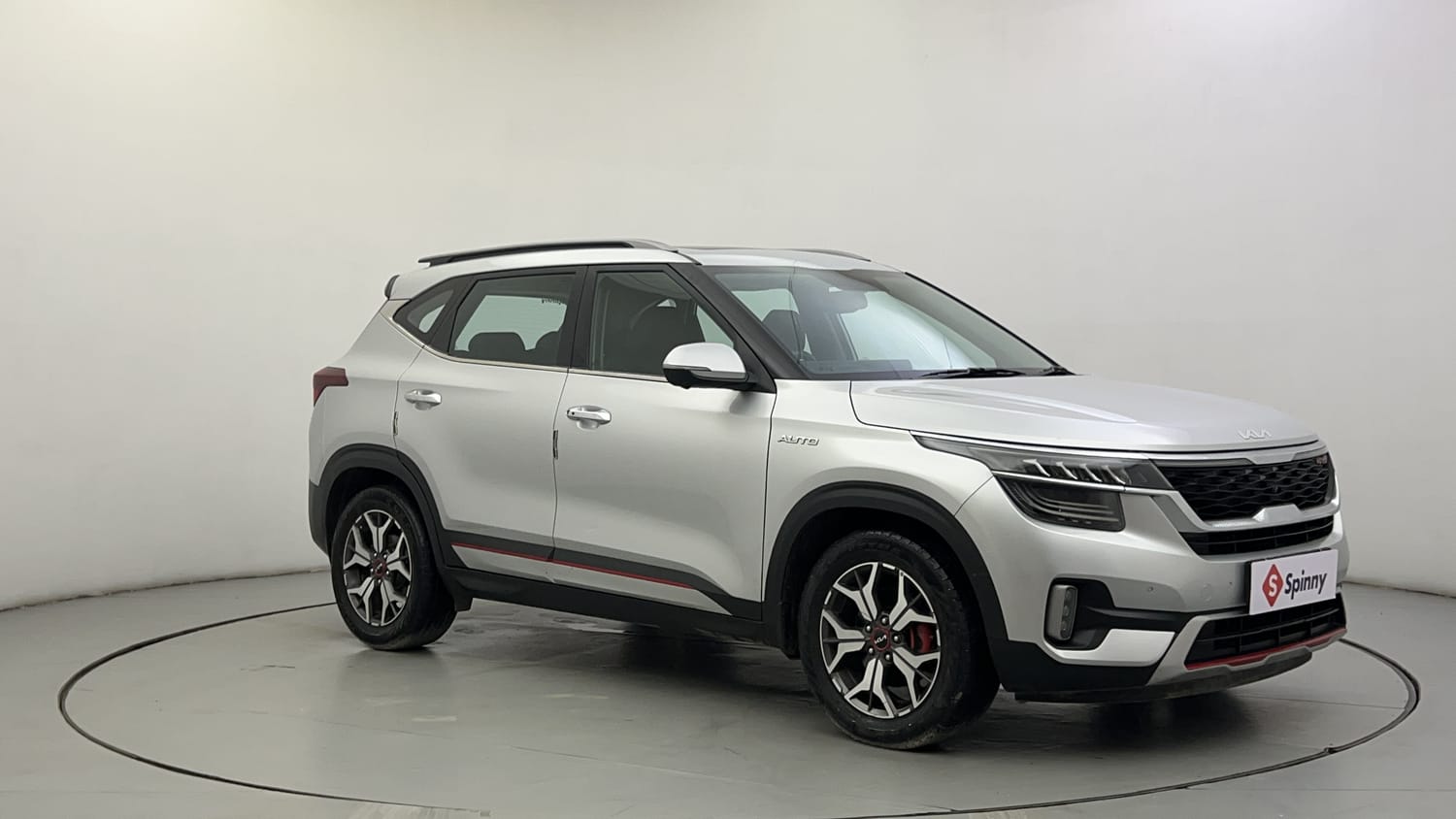 Used 2022 Kia Seltos GTX Plus 1.5 Diesel AT Diesel Automatic exterior RIGHT FRONT CORNER VIEW