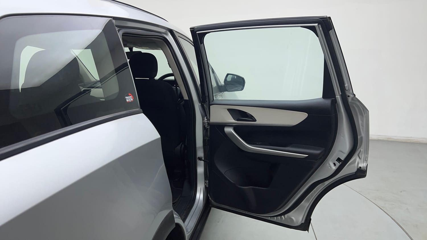 2022 Mahindra XUV700 AX 3 Diesel MT 7 STR-20