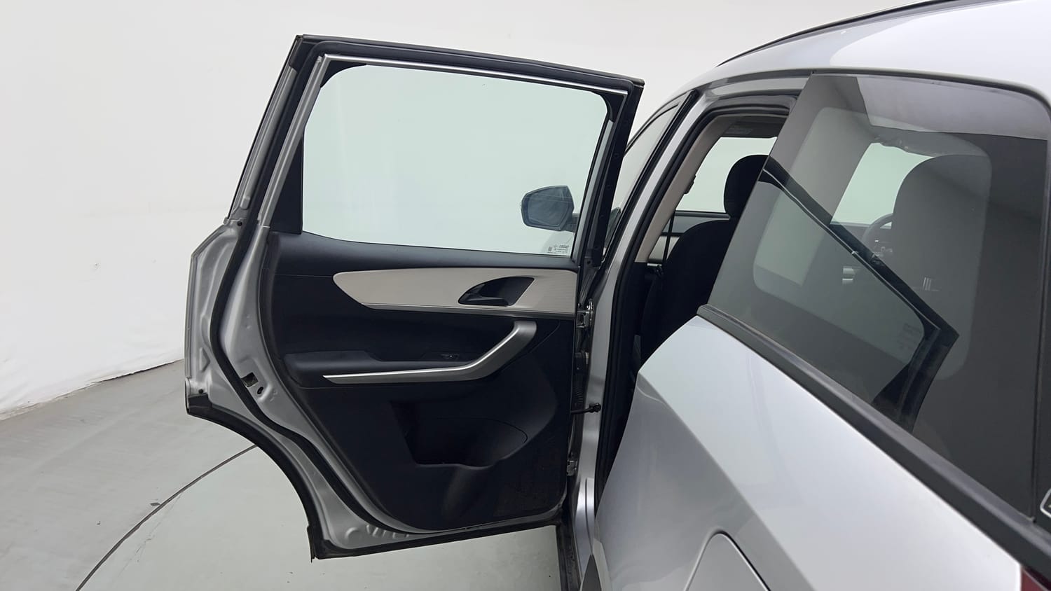 2022 Mahindra XUV700 AX 3 Diesel MT 7 STR-22