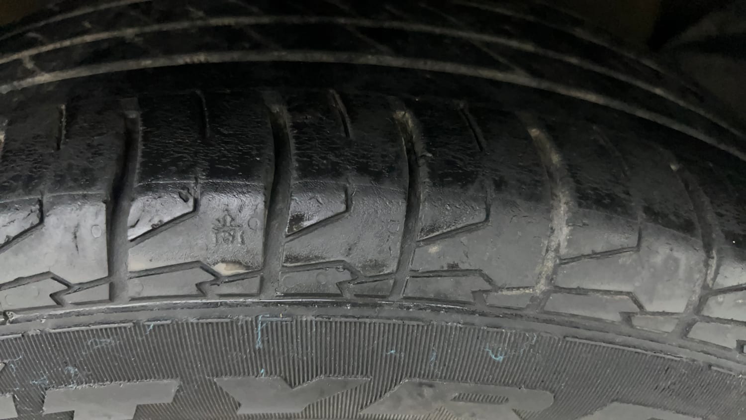 Used 2022 Kia Seltos GTX Plus 1.5 Diesel AT Diesel Automatic tyres RIGHT FRONT TYRE TREAD VIEW