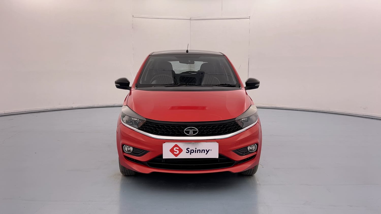 Used 2020 Tata Tiago XZA Plus Dual Tone Petrol Automatic exterior FRONT VIEW