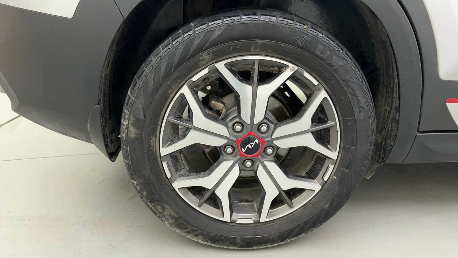 Used 2022 Kia Seltos GTX Plus 1.5 Diesel AT Diesel Automatic tyres RIGHT REAR TYRE RIM VIEW