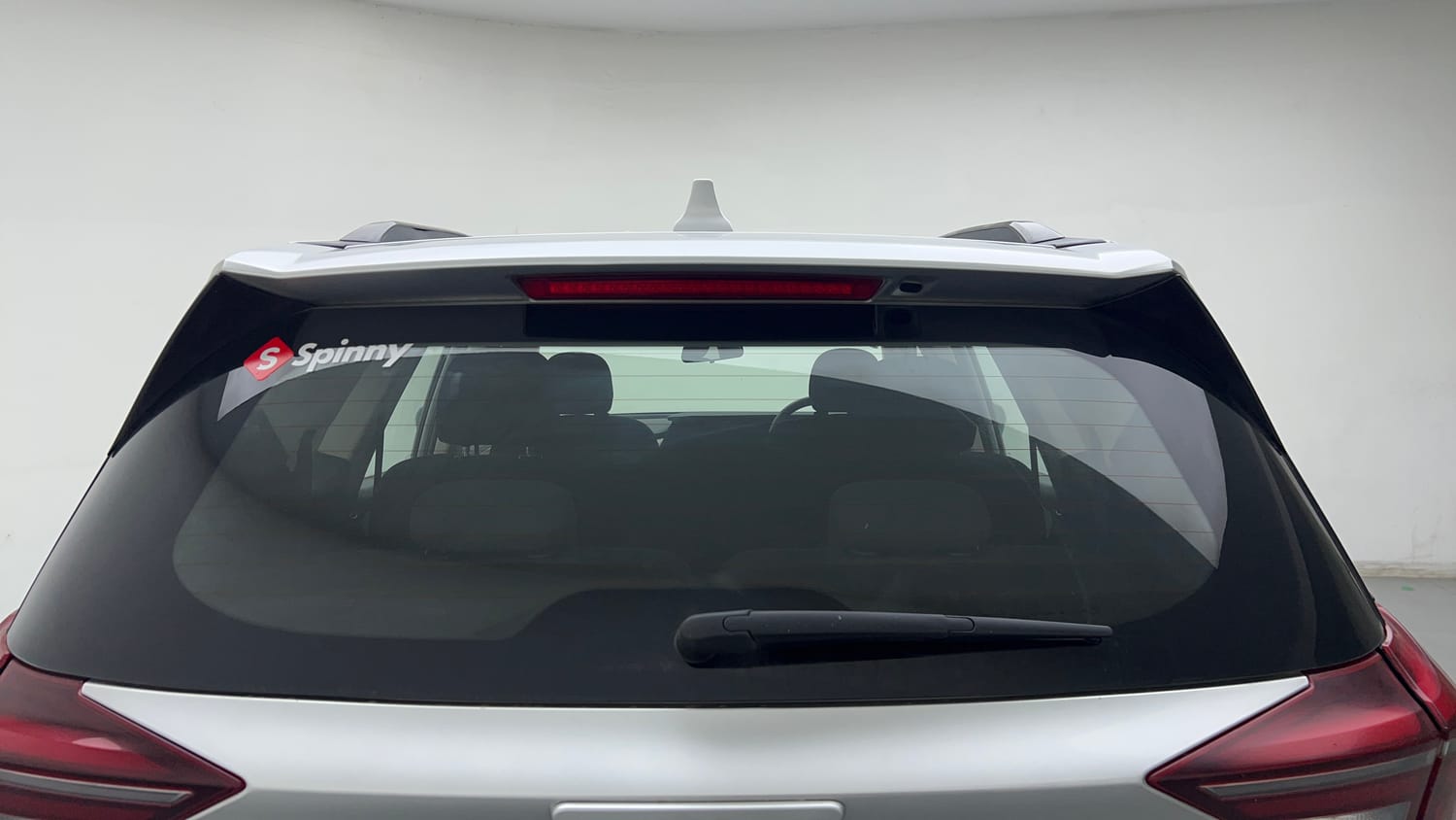 2022 Mahindra XUV700 AX 3 Diesel MT 7 STR-9