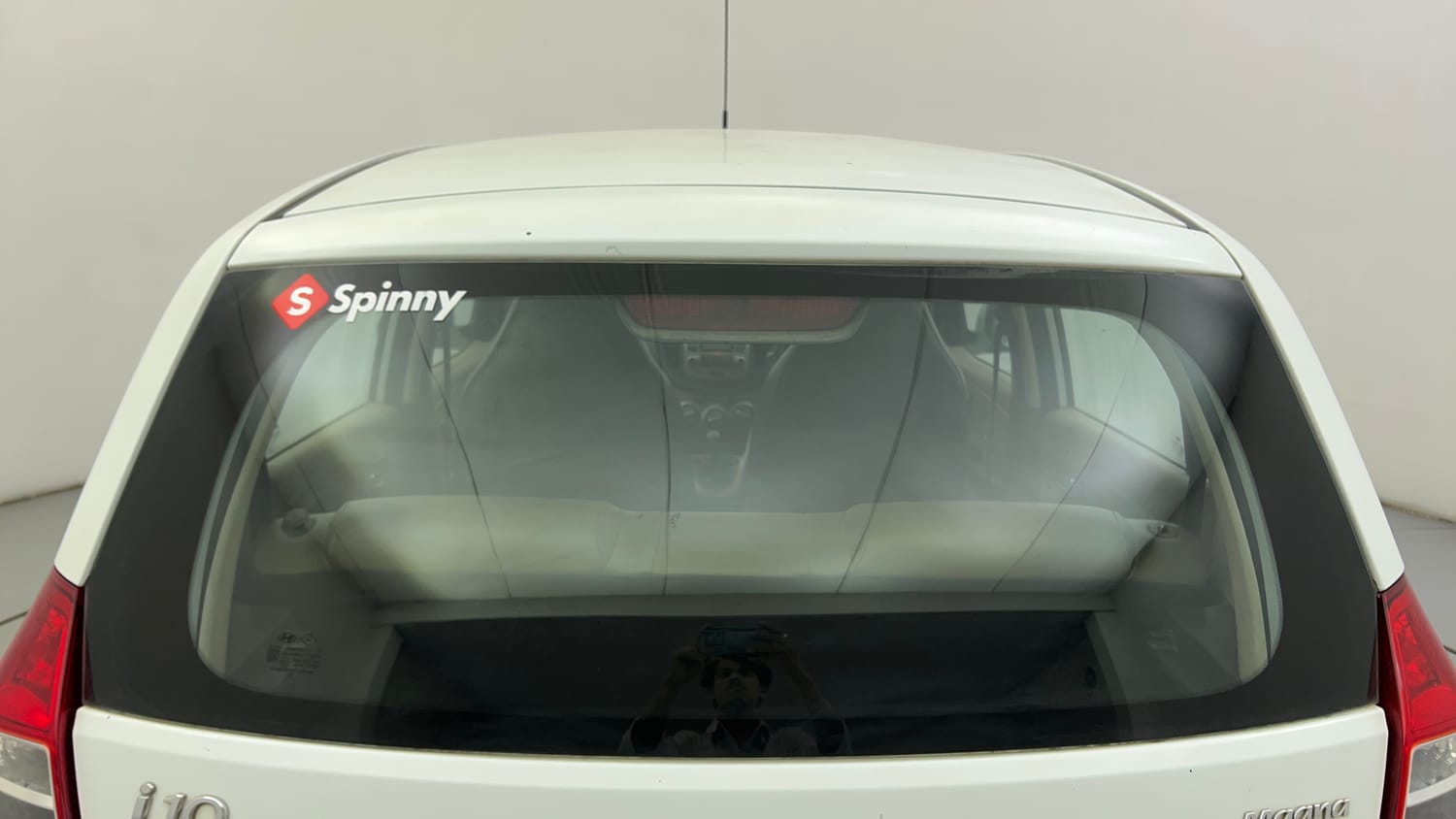 Used 2013 Hyundai i10 Magna 1.1 iRDE2 Petrol Manual exterior BACK WINDSHIELD VIEW
