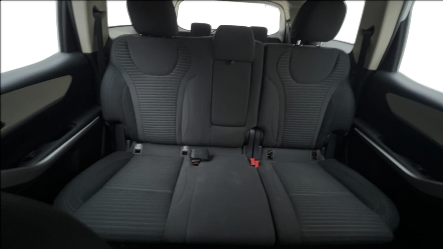 2022 Mahindra XUV700 AX 3 Diesel MT 7 STR-23