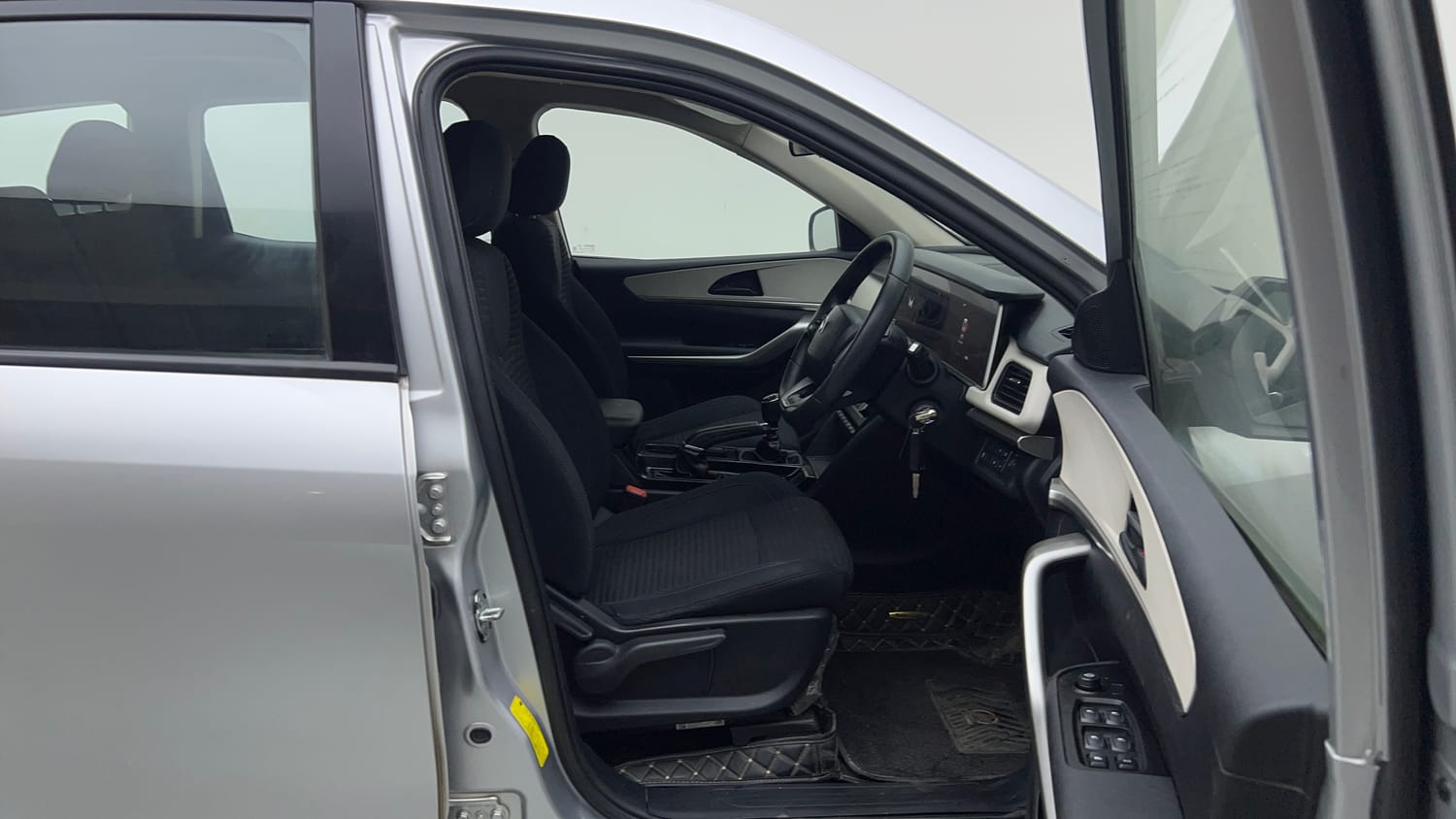 2022 Mahindra XUV700 AX 3 Diesel MT 7 STR-17