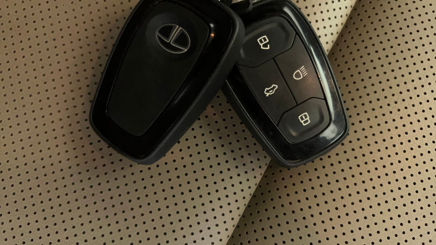 Used 2022 Tata Punch Kaziranga Creative iRA Pack AMT Petrol Automatic extra CAR KEY VIEW
