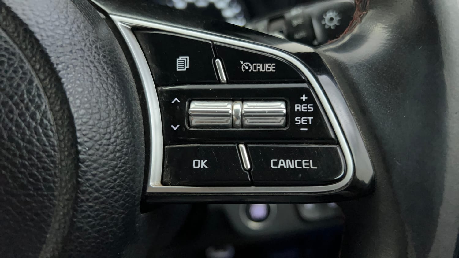 Used 2022 Kia Seltos GTX Plus 1.5 Diesel AT Diesel Automatic top_features Cruise control