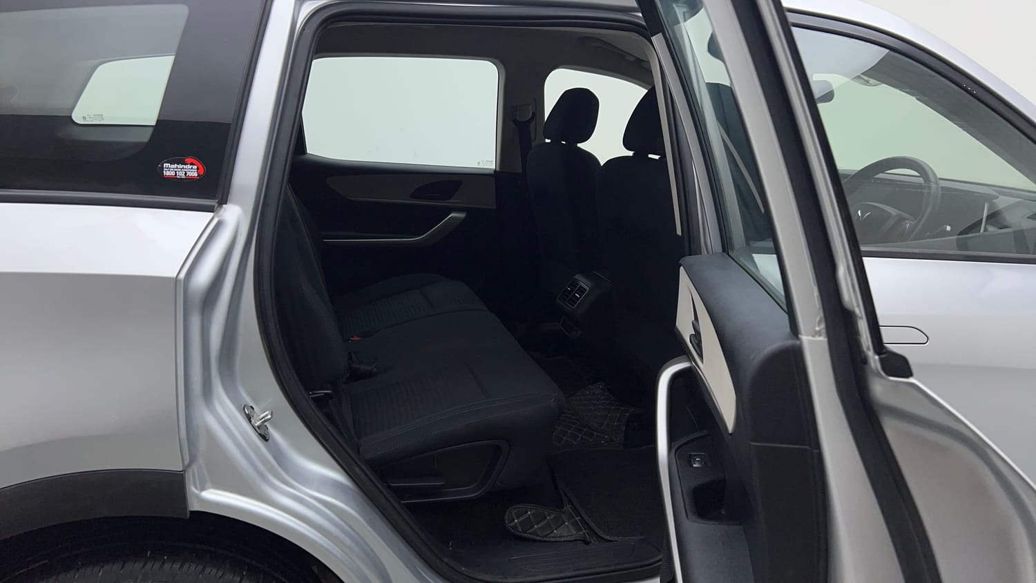 2022 Mahindra XUV700 AX 3 Diesel MT 7 STR-18