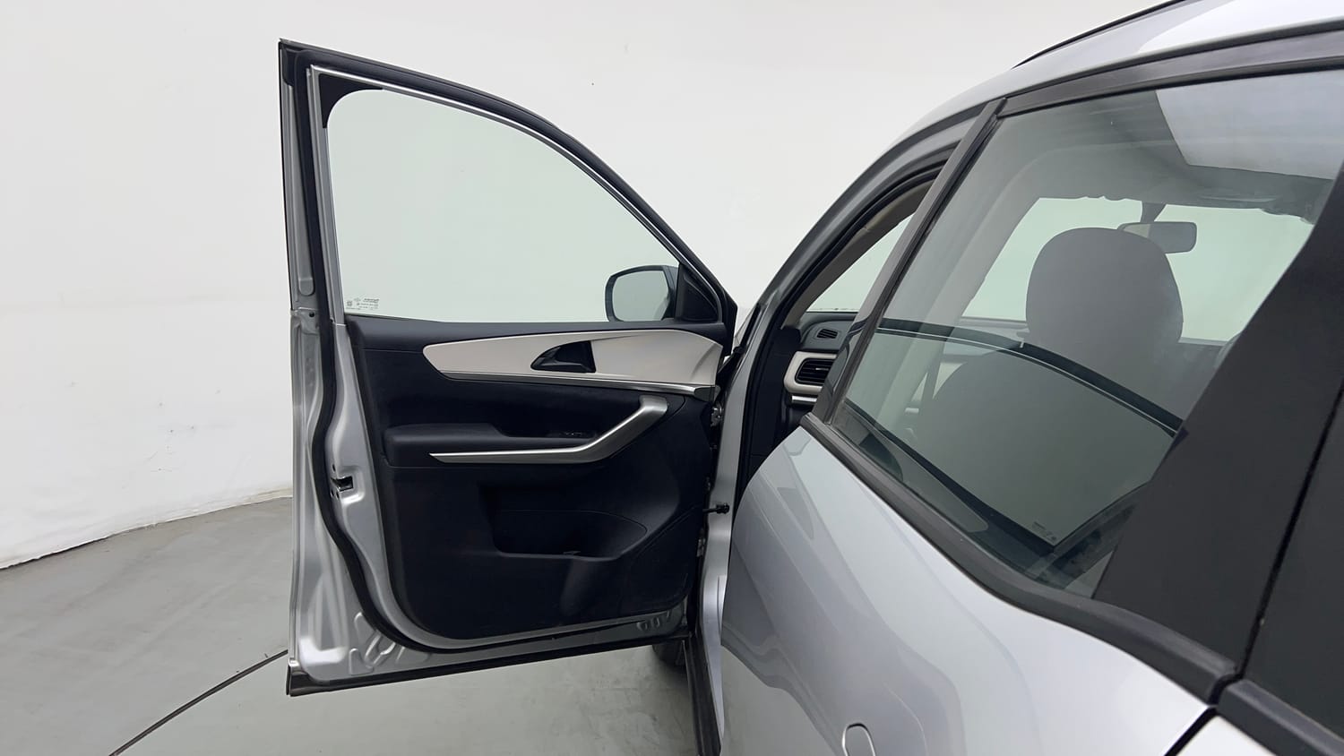 2022 Mahindra XUV700 AX 3 Diesel MT 7 STR-21