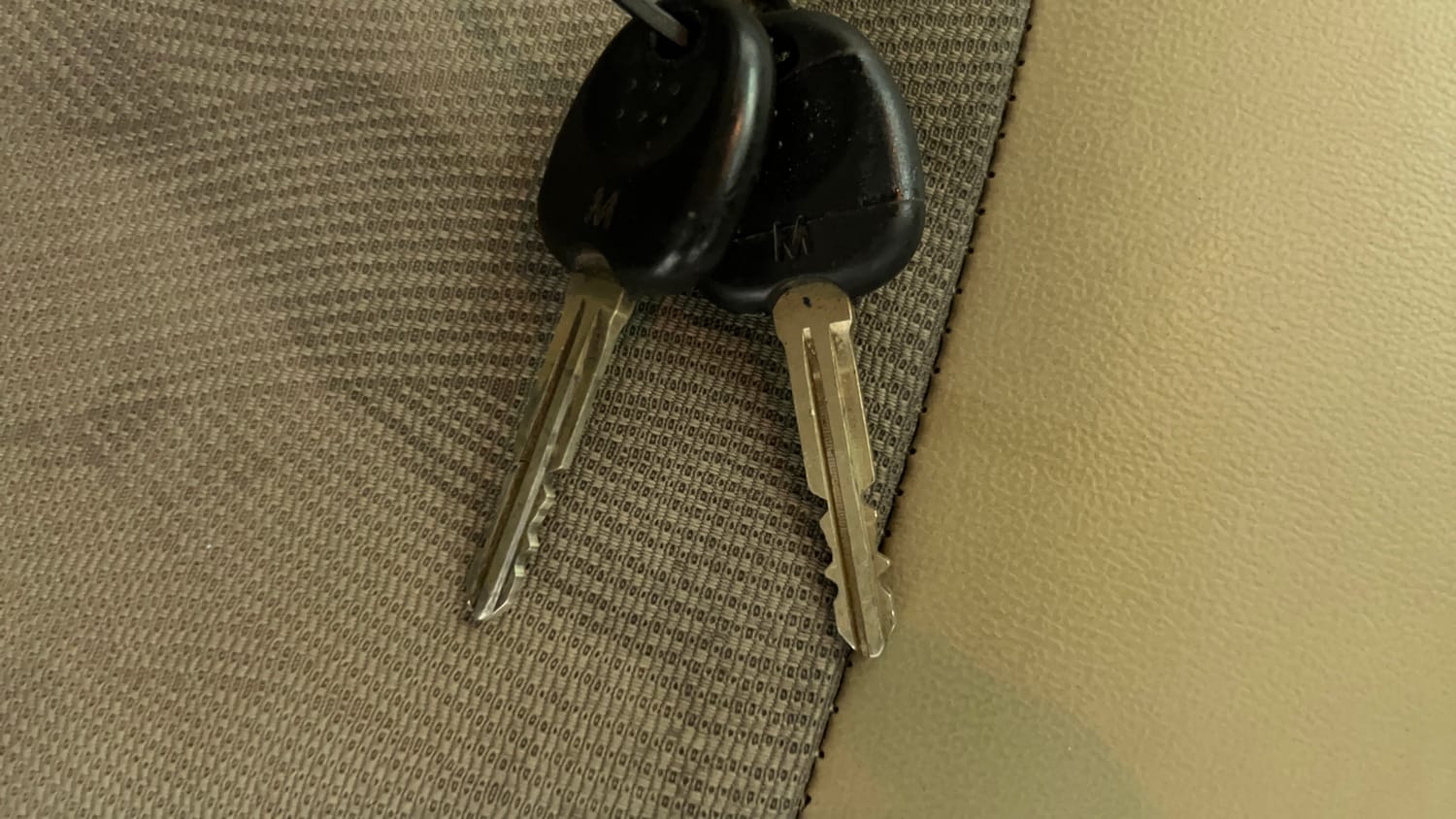 Used 2013 Hyundai i10 Magna 1.1 iRDE2 Petrol Manual extra CAR KEY VIEW