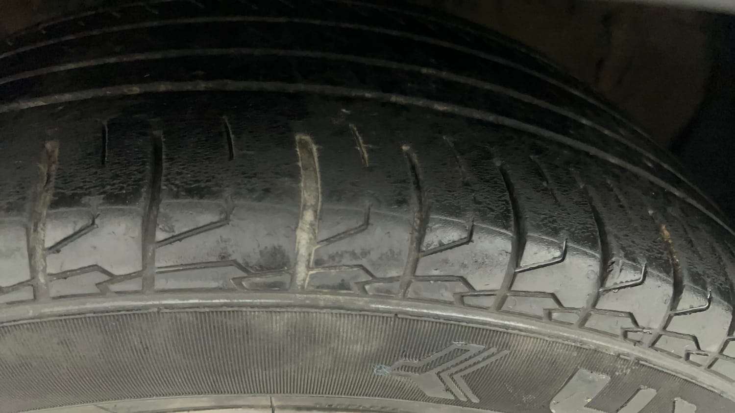 Used 2022 Kia Seltos GTX Plus 1.5 Diesel AT Diesel Automatic tyres LEFT FRONT TYRE TREAD VIEW
