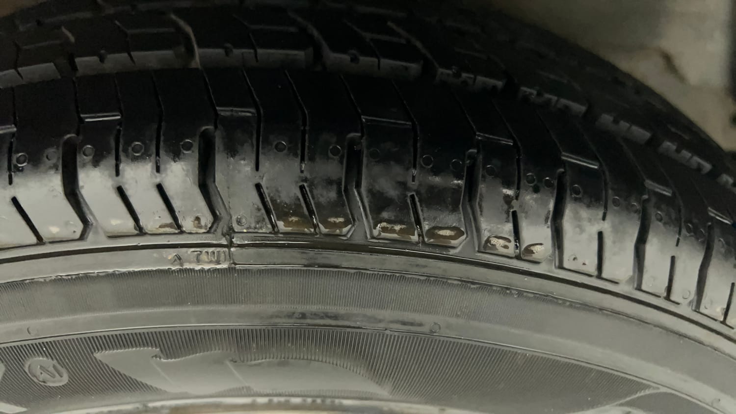 Used 2013 Hyundai i10 Magna 1.1 iRDE2 Petrol Manual tyres LEFT REAR TYRE TREAD VIEW