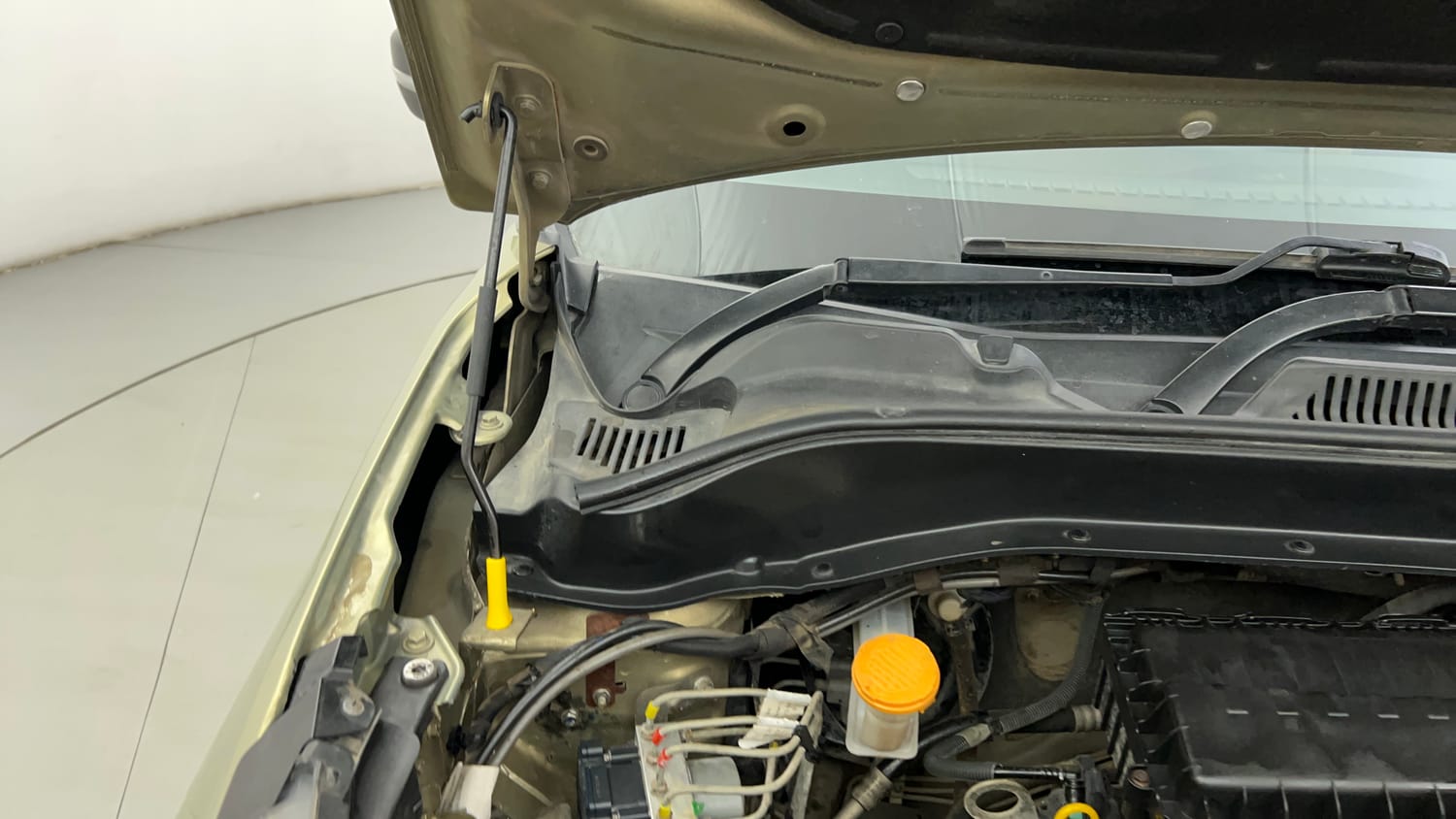 Used 2022 Tata Punch Kaziranga Creative iRA Pack AMT Petrol Automatic engine ENGINE RIGHT SIDE HINGE & APRON VIEW