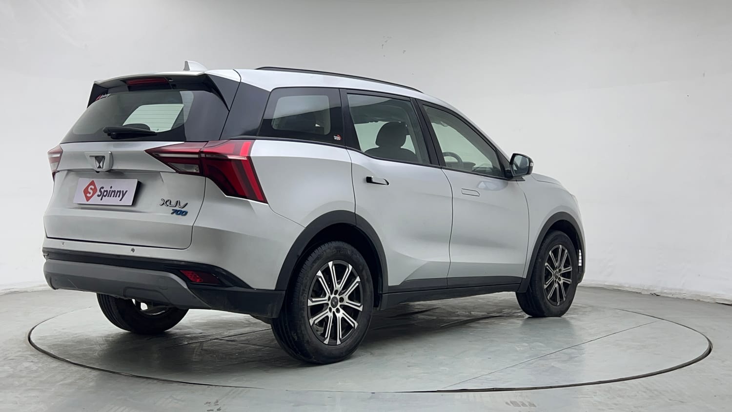 2022 Mahindra XUV700 AX 3 Diesel MT 7 STR-4