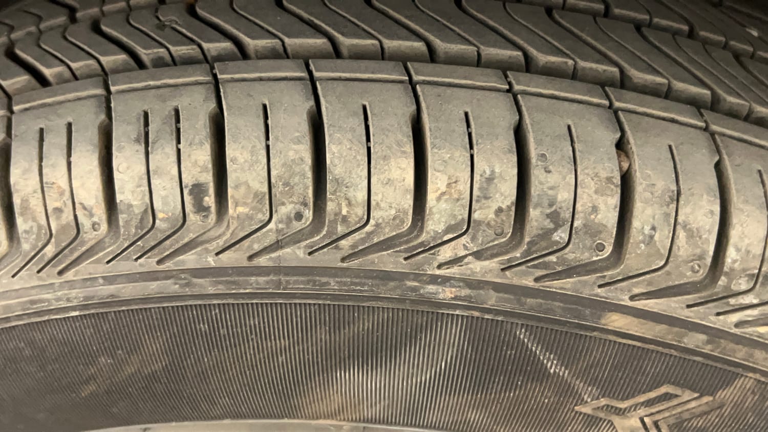 Used 2019 Maruti Suzuki Dzire VXi Petrol Manual tyres RIGHT FRONT TYRE TREAD VIEW